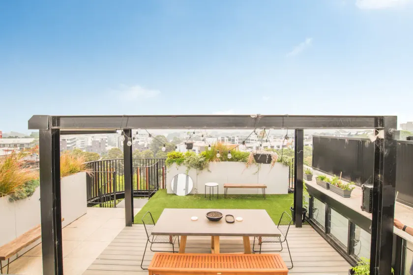 Inner City Penthouse With Private Rooftop - Image 1