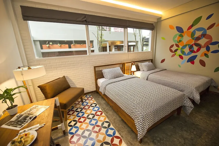 Lokal Hotel & Restaurant - Image 1