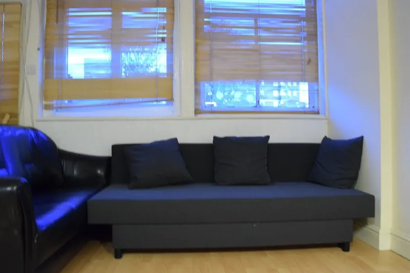 Cosy 1 Bedroom in East London - Image 1