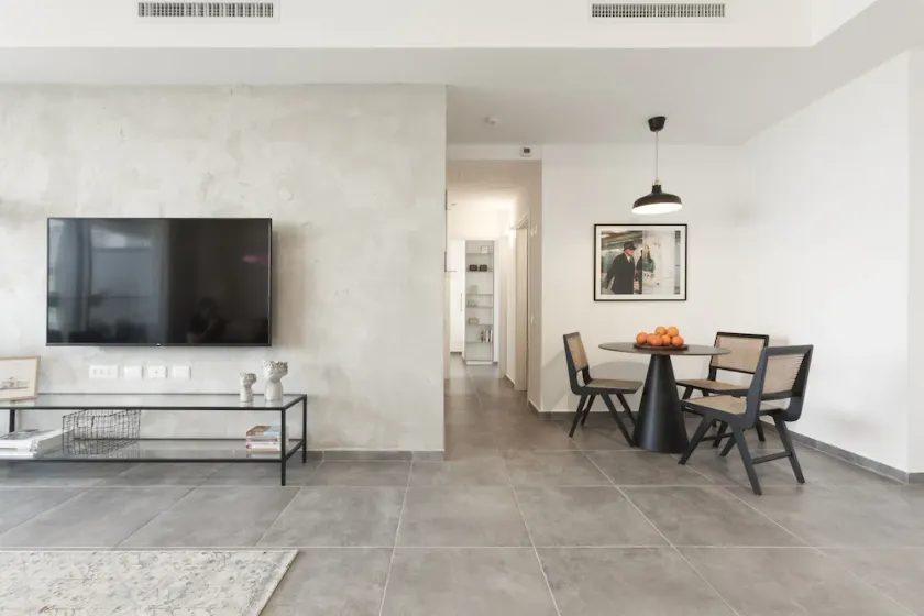 AirTLV - Menachem Begin Apartment - Image 1