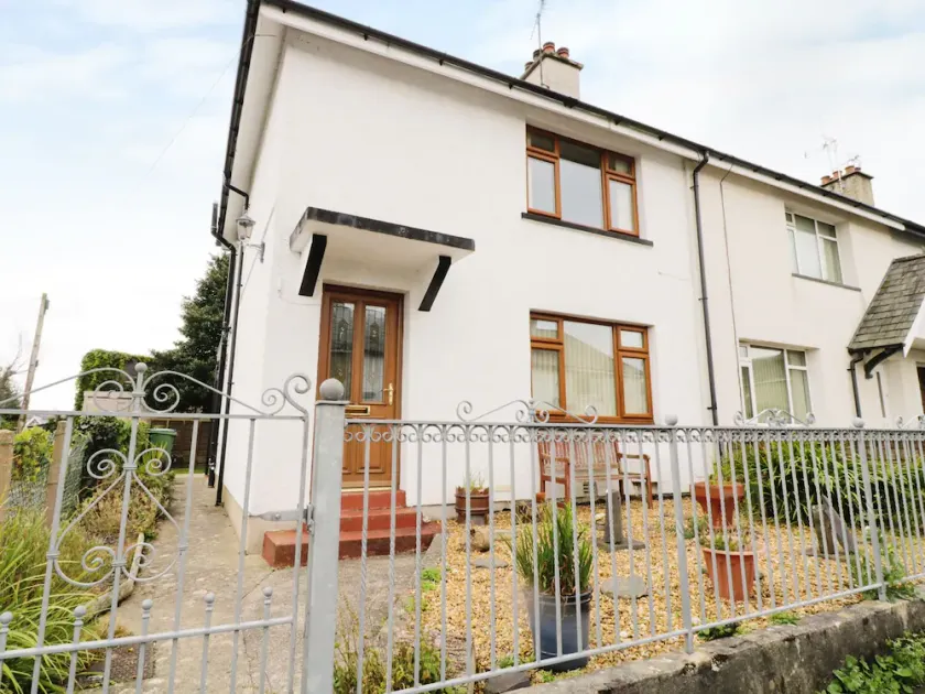 1 Hen Bont Road - Image 1