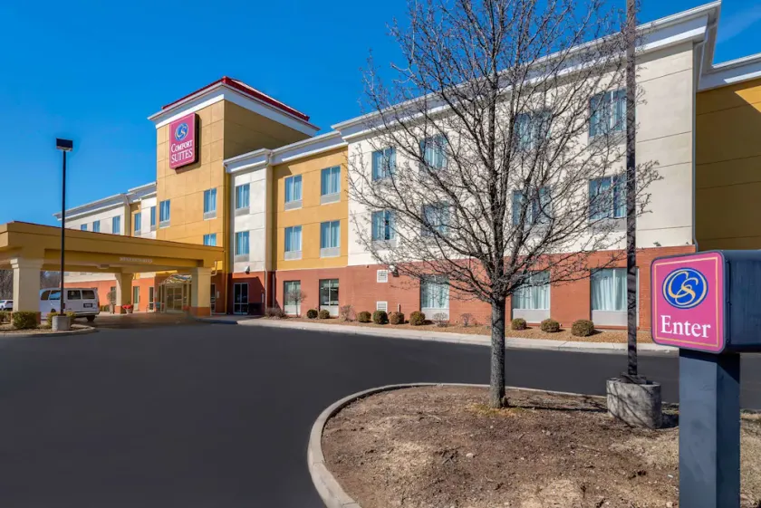 Comfort Suites Cincinnati Airport - Image 1