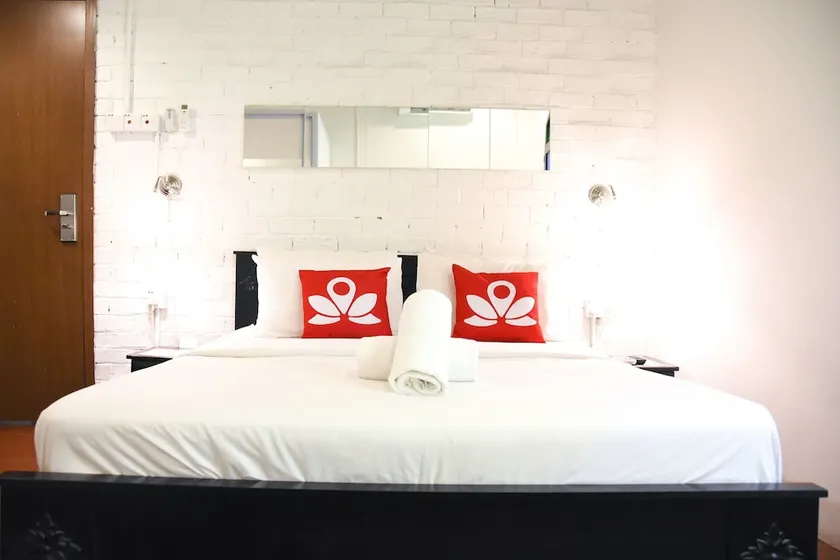 ZEN Rooms Lebuh Campbell - Image 1