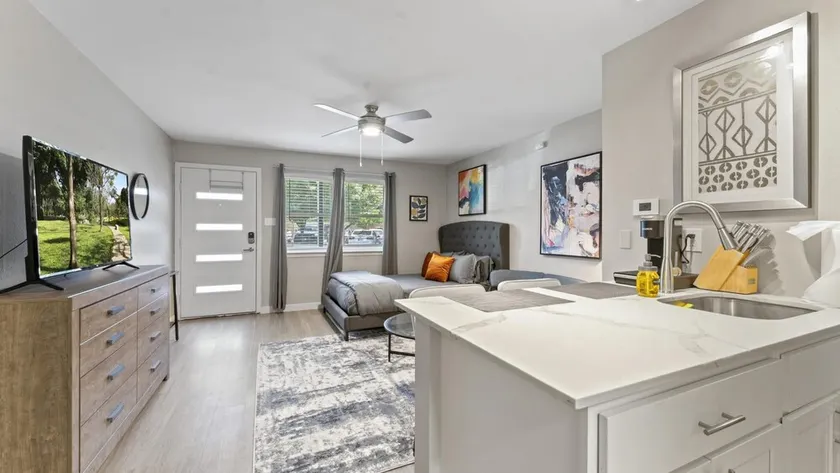 Quaint Studio Close to Downtown and Domain - Image 1