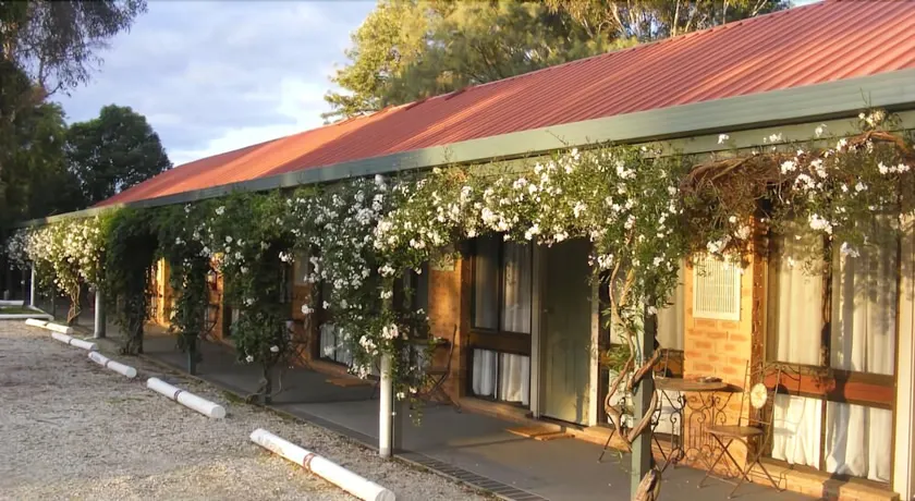Jolly Swagman Motor Inn Holbrook - Image 1