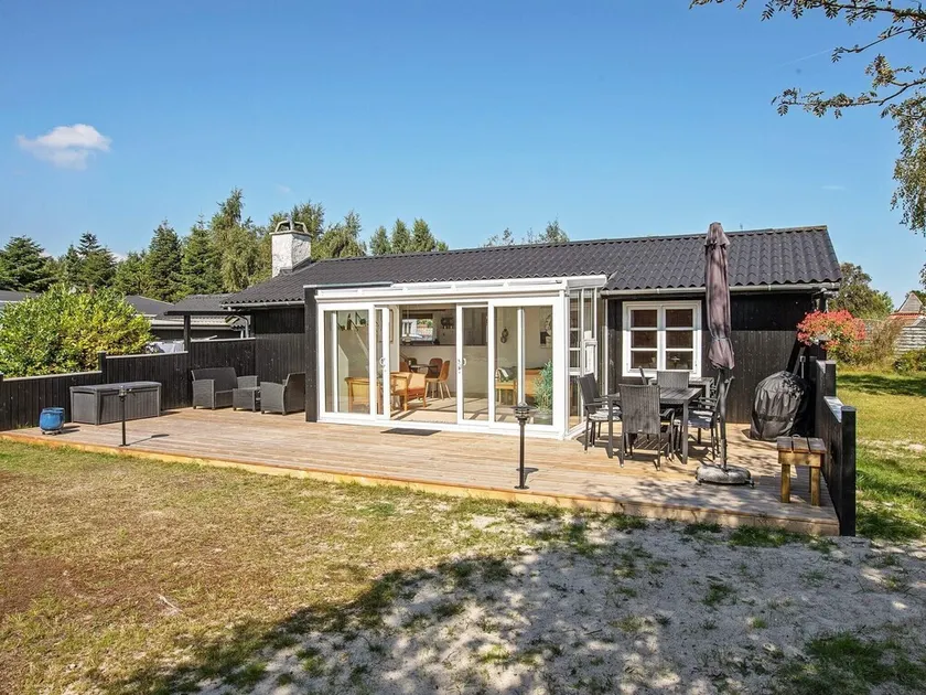 Charming Holiday Home in Falster Near Sea - Image 1