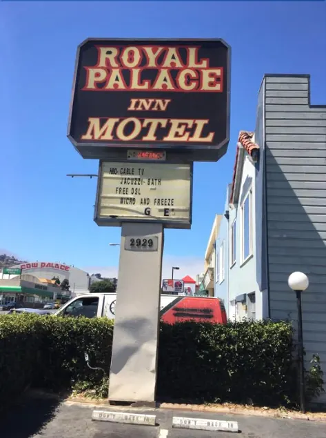 Royal Palace Inn - Image 1