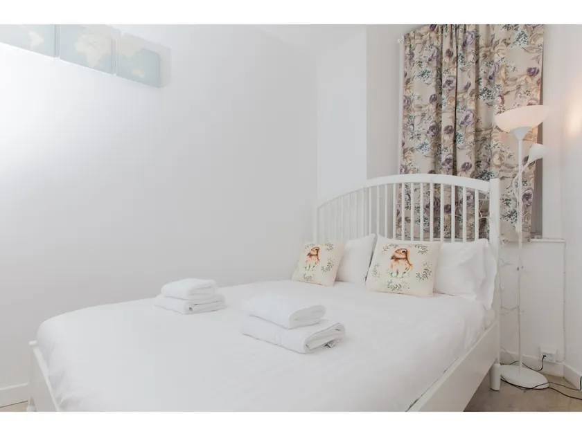 Bright 1BR Main Door Festival Apartment for 3 - Image 1
