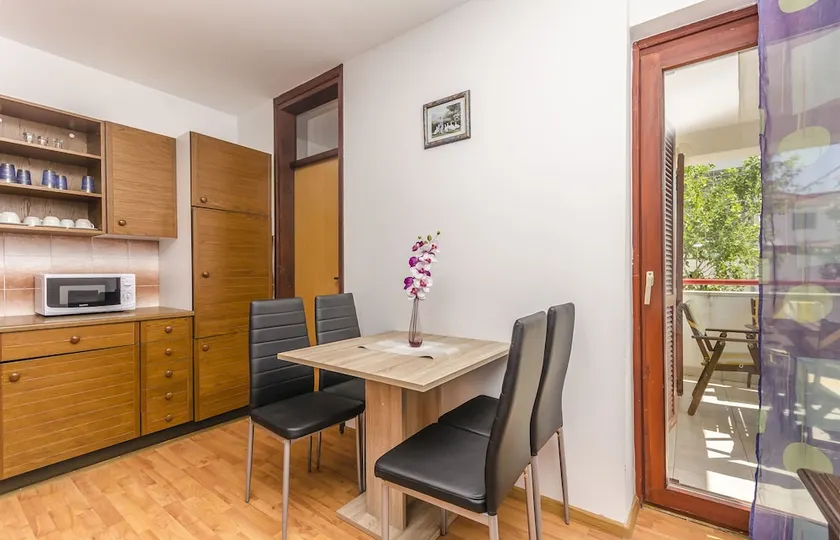 Apartments Little Spring - Image 1