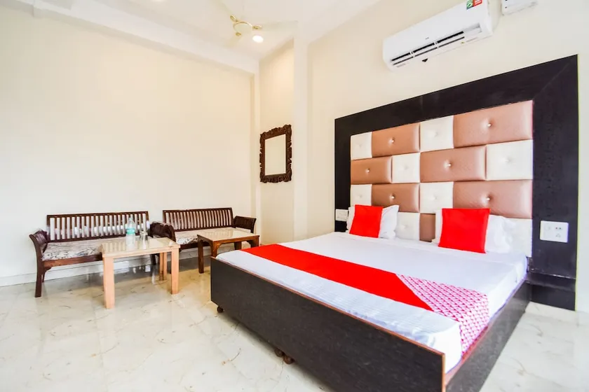OYO 47859 Uttam Residency - Image 1