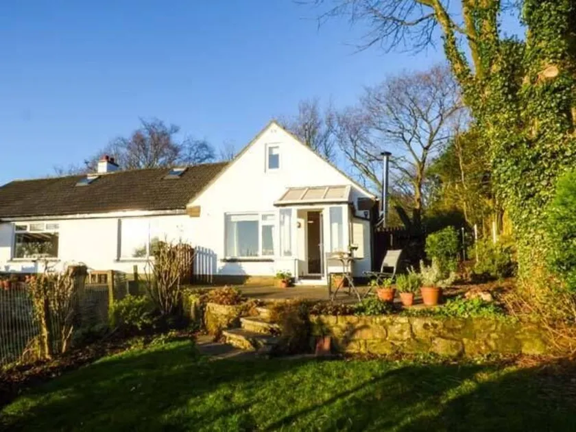 Honeysuckle Cottage - Image 1