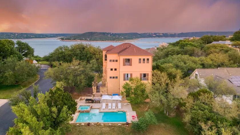 Hudson by Avantstay Magnificent Home w/ Beautiful Views, Multiple Living Areas, Pool & Games! - Image 1