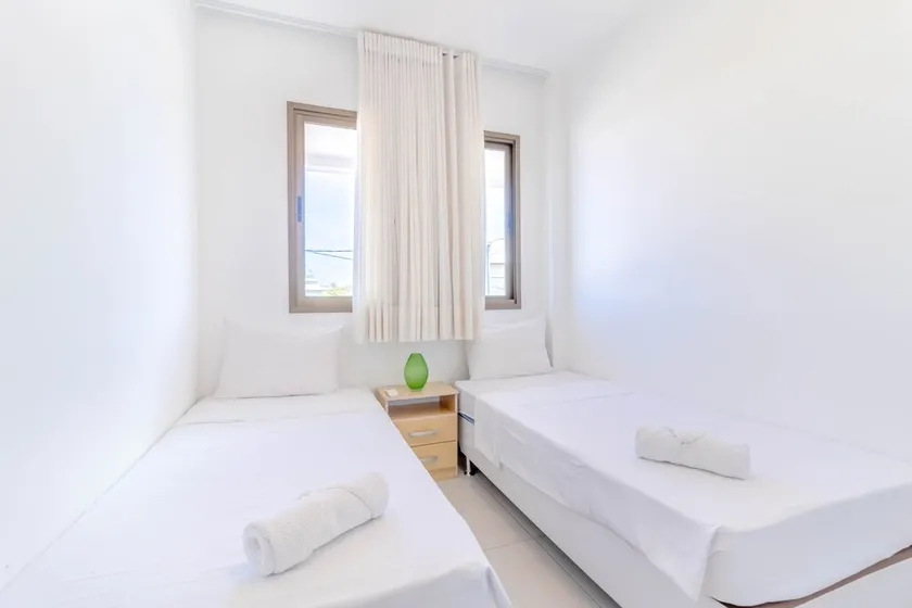 IT24 3 Bedroom Apartment 50m From The Beach - Image 1