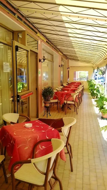Hotel Le Star - Image 1