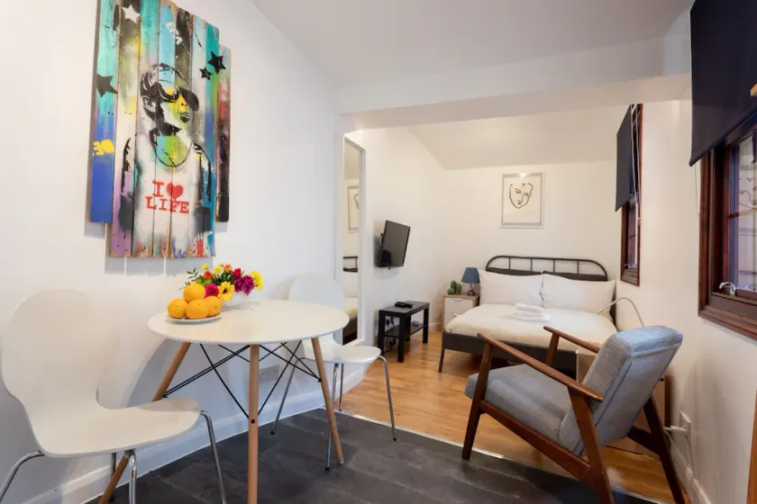 Little Venice Paddington Studio - Image 1