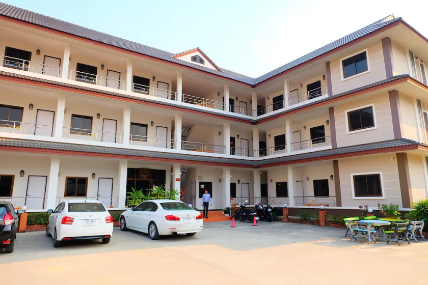 Kamlaithong Apartment - Image 1