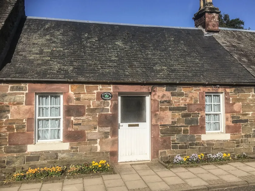 Kintyre Cottage - Image 1