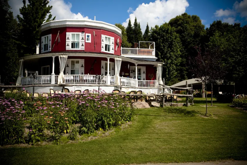 Auberge De La Tour Du Lac - Image 1