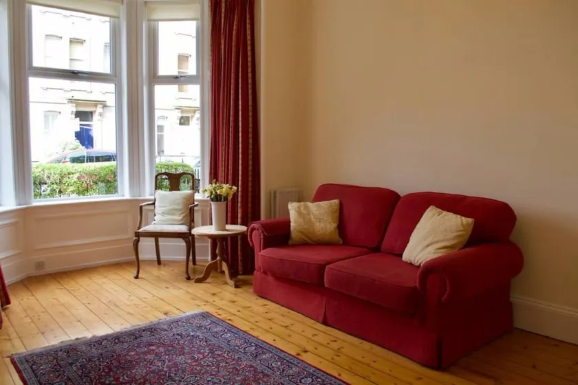 3 Bedroom Stockbridge Apartment - Image 1