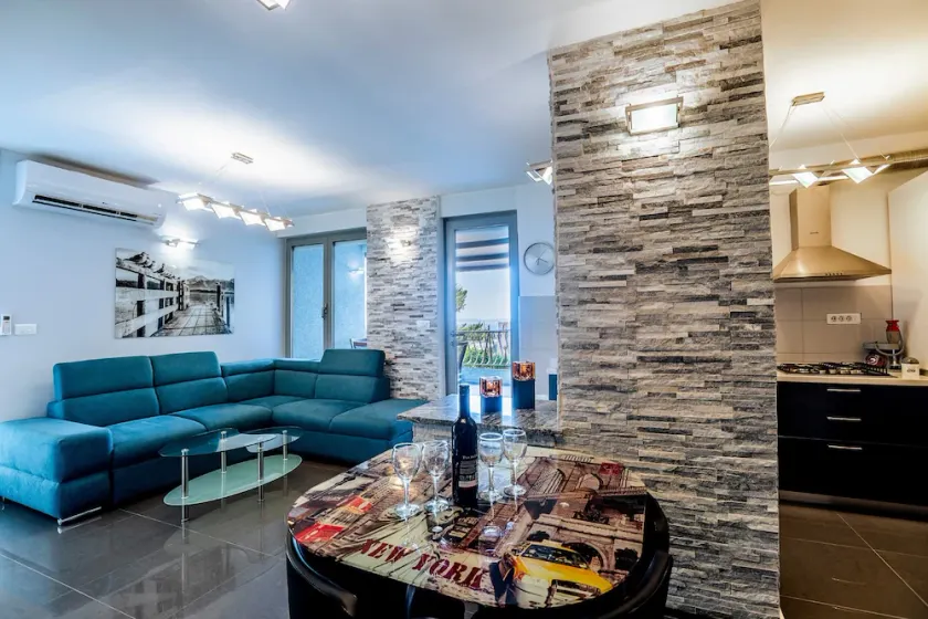 Modern apt Close to Znjan Beach, With big Terrace - Image 1