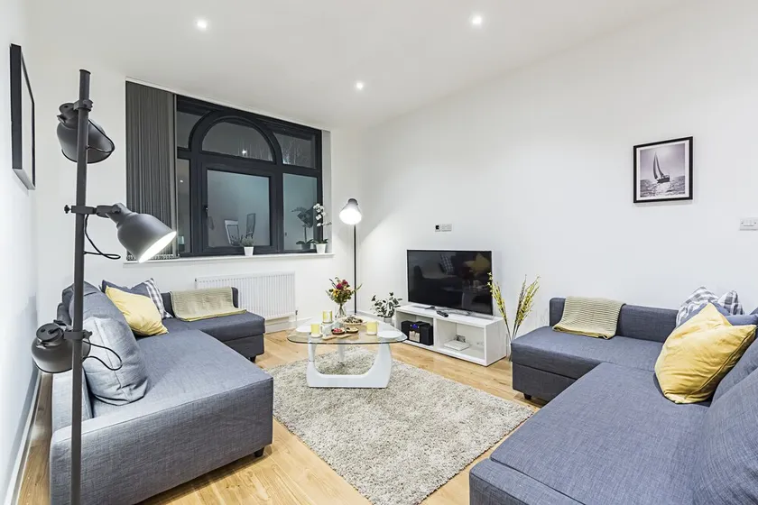 Vibrant Vauxhall Apartments - Image 1