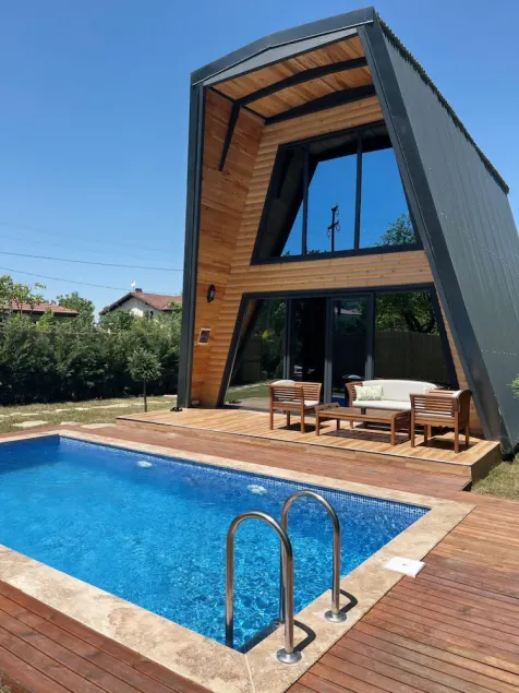 Bungalow With Pool Jacuzzi in Bedroom in Sapanca - Image 1