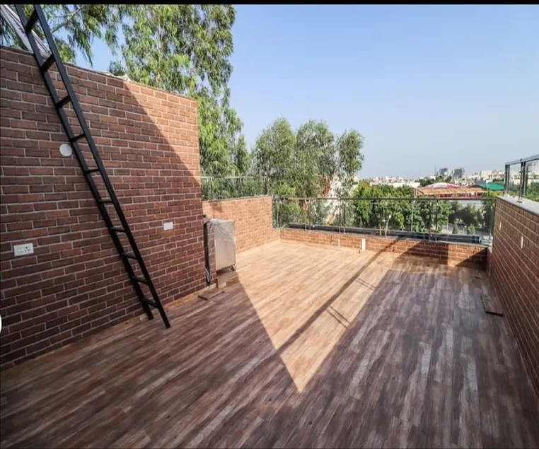 Hotel Wisteria - Image 1