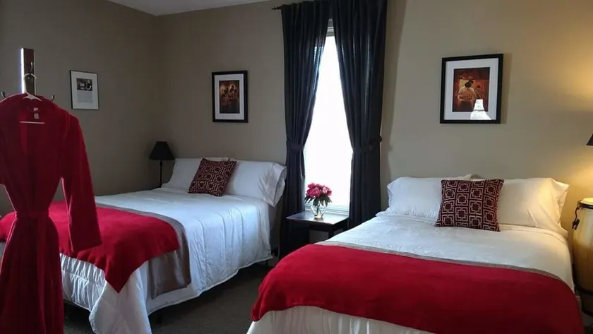 Carraway Guest House - Image 1
