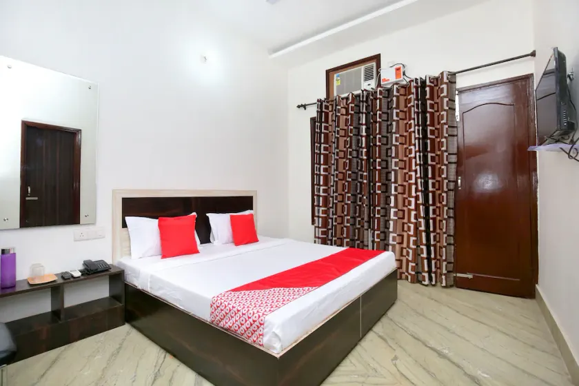 OYO 24666 Samar Residency - Image 1