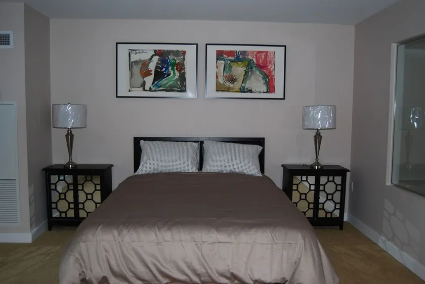 Luxury Downtown Water Front Condo offered by Short Term Stays - Image 1