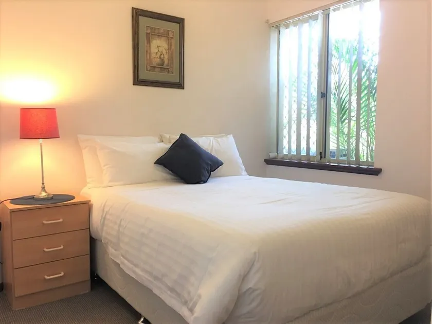 Victoria Park Villa 2 - Image 1