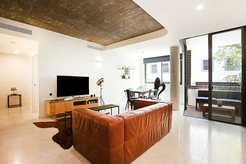 Mary St Apartments - Image 1