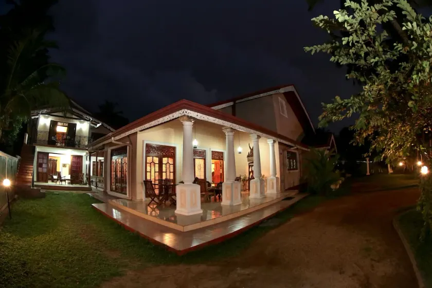 Airport Square Villa - Image 1