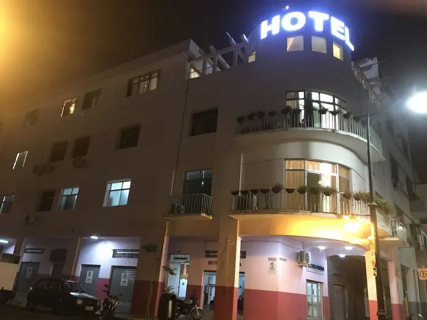 Perla Central Hotel - Image 1