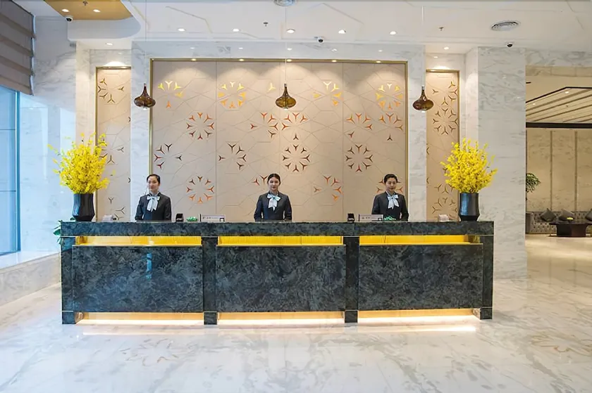 Rich Hotel - Image 1