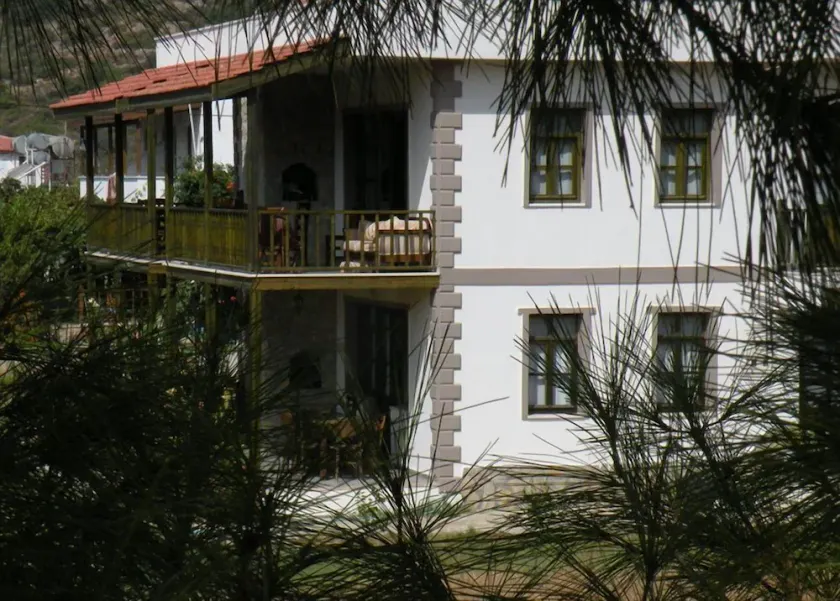 Sempati Apart - Image 1