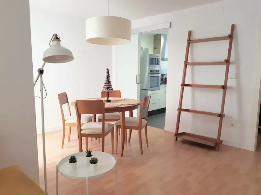 Apartamento En Antiguo Cauce Río Turia - Image 1
