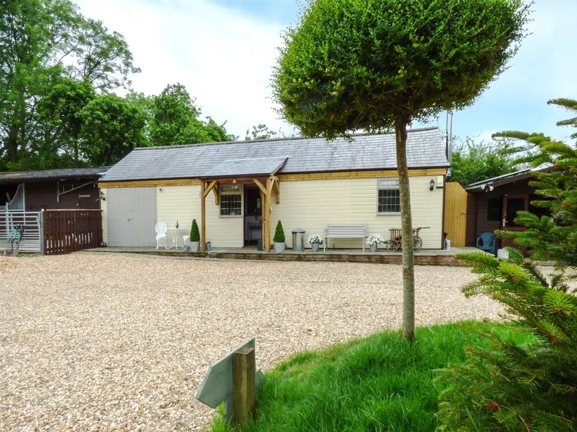 Longhouse Lodge - Image 1