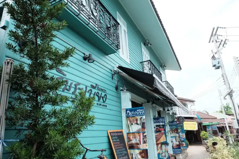 Rimrabeang Amphawa Cafe and Suite - Image 1