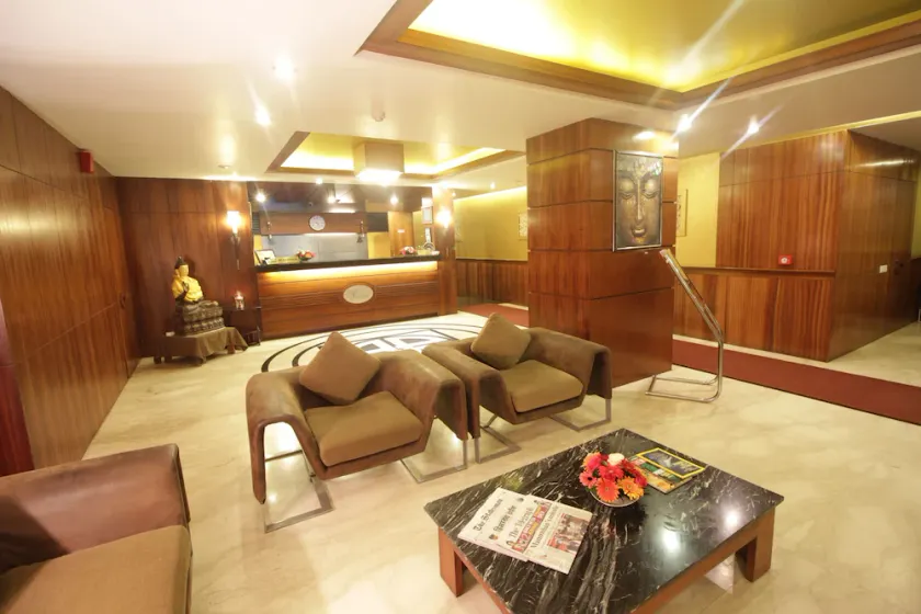 Hotel Suhim Portico - Image 1