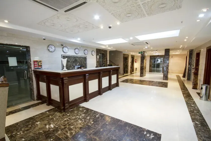 Ayoon Al Mamlakah Hotel Suites - Image 1