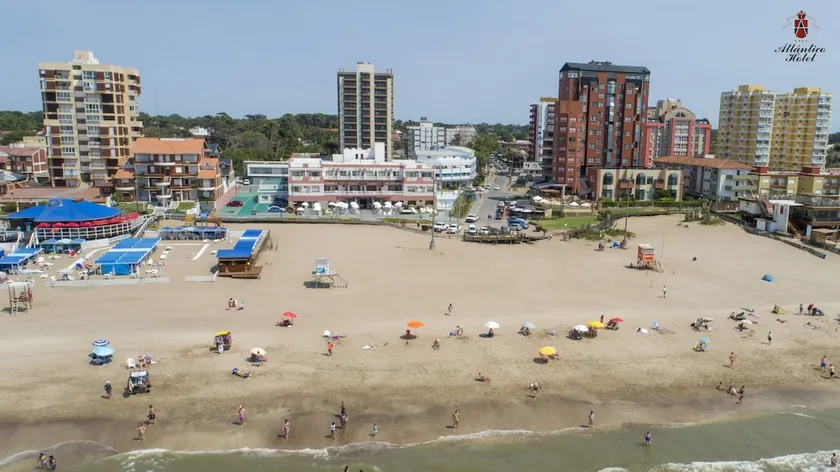 Atlantico Hotel - Image 1