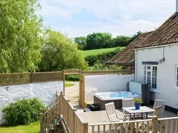 Derwent Cottage - Image 1