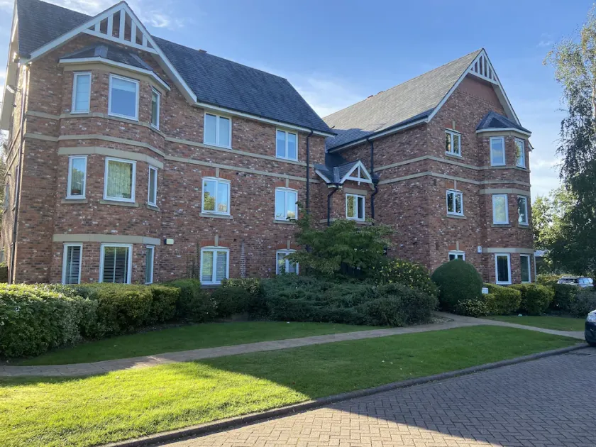 Royal Oak Apartment in Manchester Central Location - Image 1