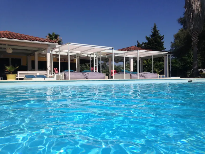 Athina - Image 1