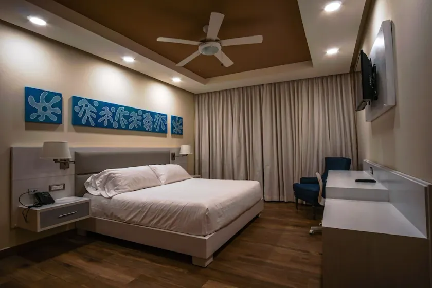 Satama Hotel - Image 1