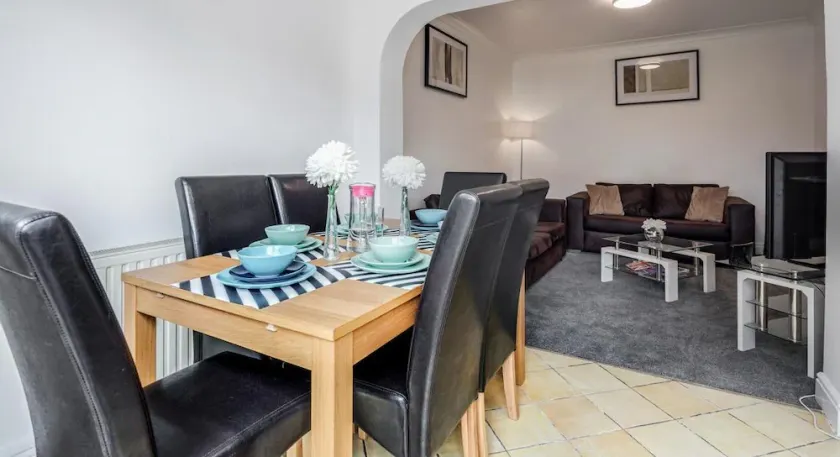 CONEN Hornchurch Apartment - Image 1
