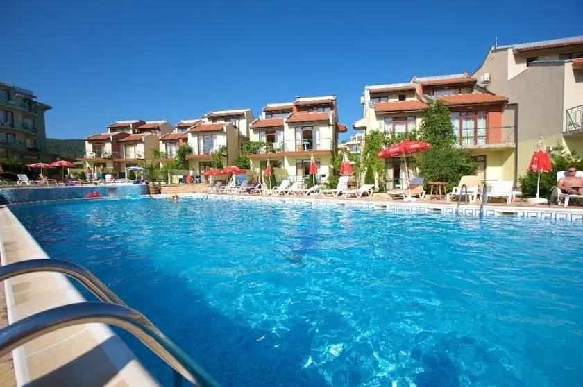 Yalta Hotel - Image 1