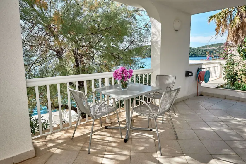 Apartments Sea Front - Image 1