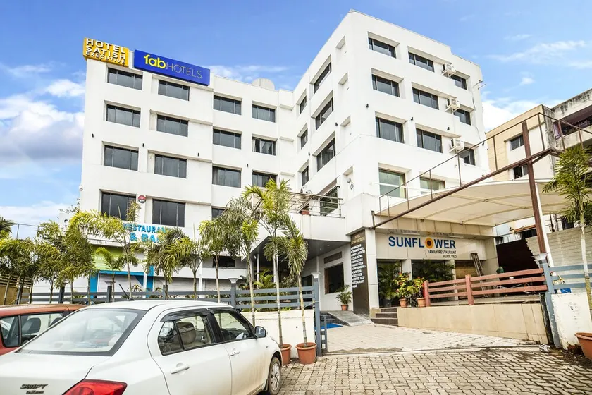 Hotel Satish Executive by FabHotels - Image 1